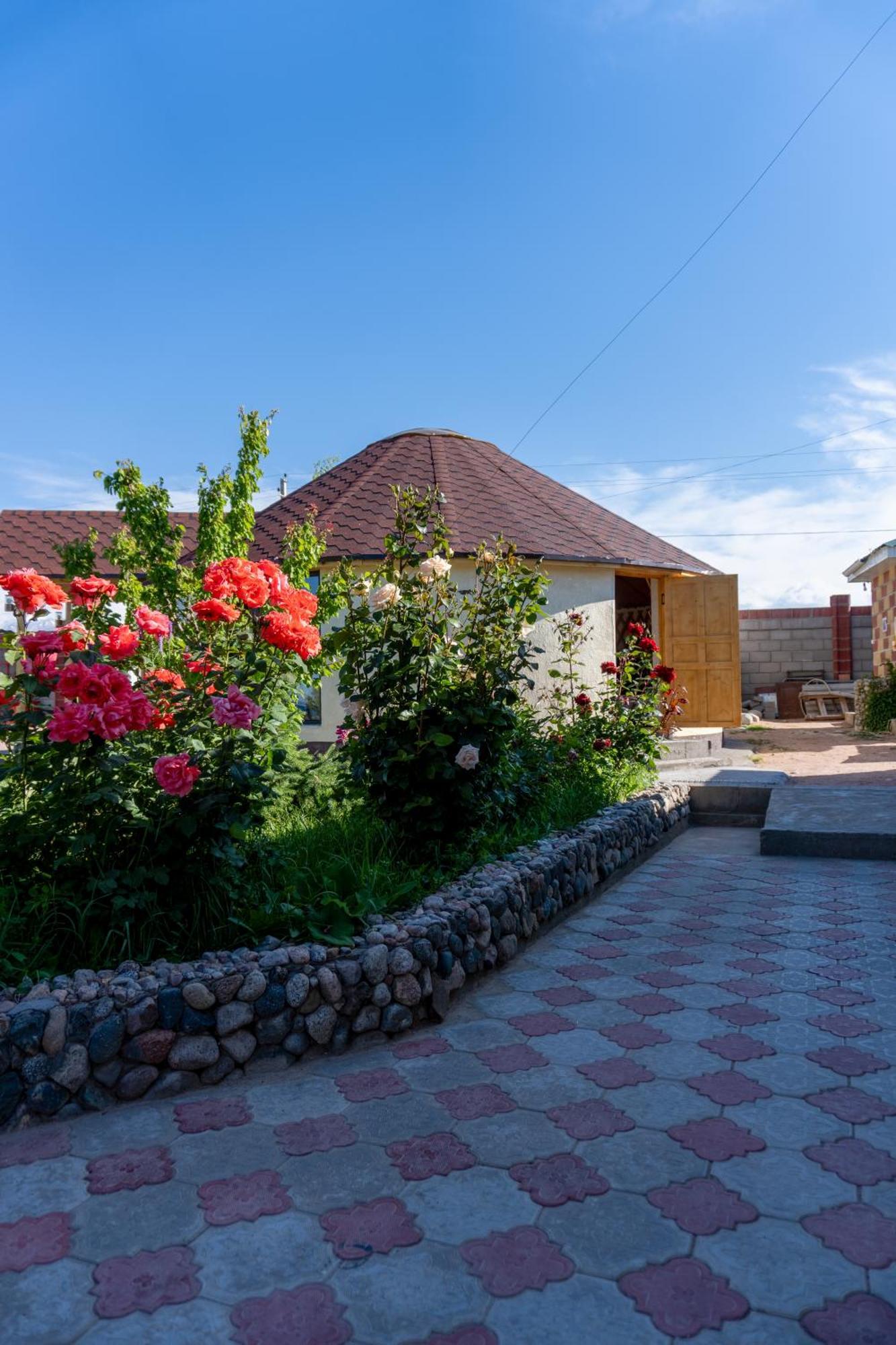 Svetlana Guest House Bokonbayevo Exterior foto