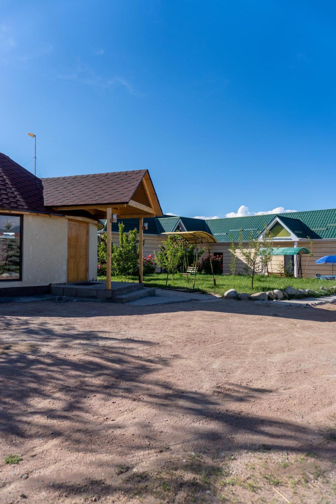 Svetlana Guest House Bokonbayevo Exterior foto